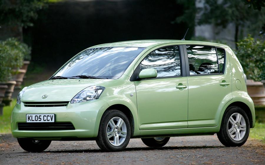  Daihatsu Sirion 2005 года  (UK) (фото 10 из 15)